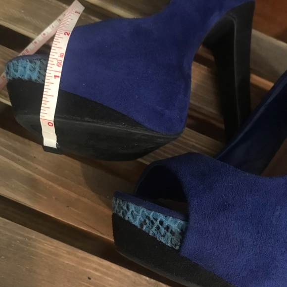 COPY - Platform peep toe pumps size 8 Blue - Picture 8 of 9